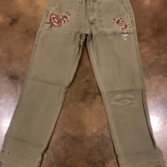 NWT Abercrombie & Fitch Green Floral Patch Jeans - Picture 4 of 6